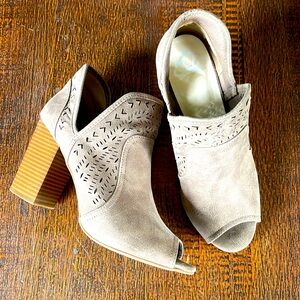 Felgalicious Peep Toe Taupe Booties Harvey 8 m